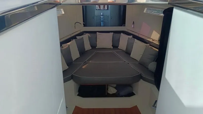  Yacht Photos Pics WhatsApp Image 2025-08-27 at 17.50.53 (5).jpeg