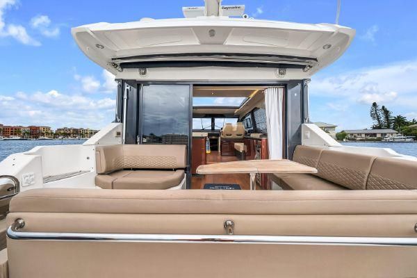 2017 Sea Ray Sundancer 460