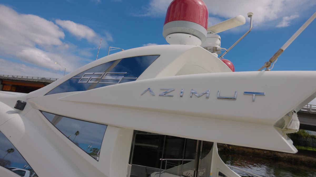 2008 Azimut 62 