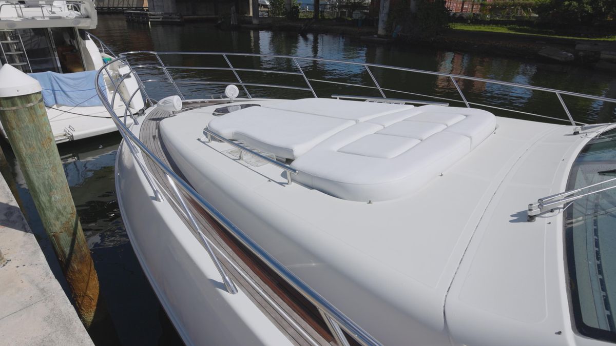 2008 Azimut 62 