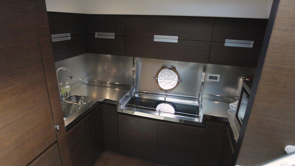 2008 Azimut 62 