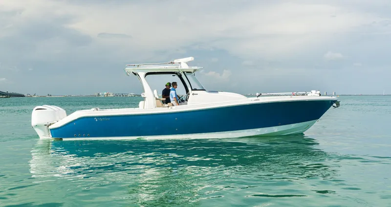  Yacht Photos Pics 2016 EDGEWATER 368 CC - Image 9