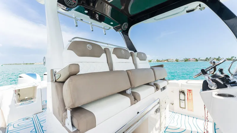  Yacht Photos Pics 2016 EDGEWATER 368 CC - Image 13