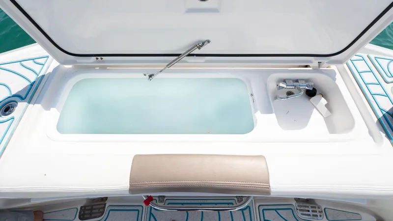  Yacht Photos Pics 2016 EDGEWATER 368 CC - Image 21