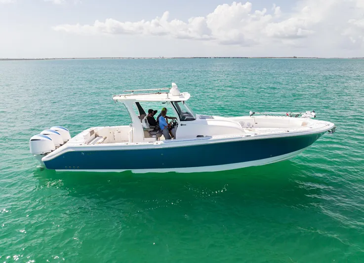  Yacht Photos Pics 2016 EDGEWATER 368 CC - Image 4