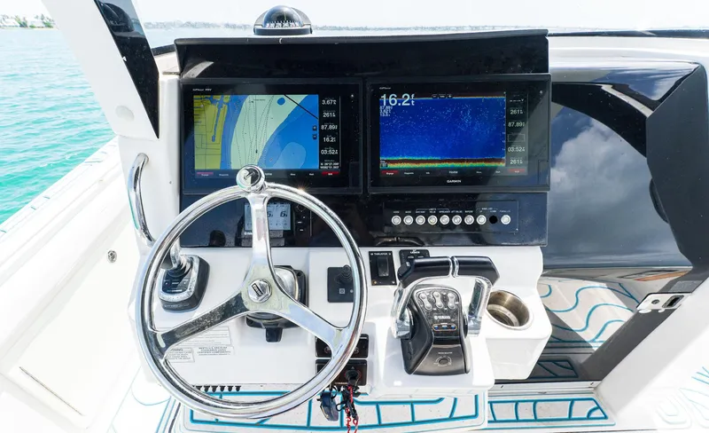  Yacht Photos Pics 2016 EDGEWATER 368 CC - Image 12