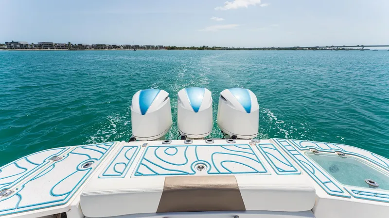  Yacht Photos Pics 2016 EDGEWATER 368 CC - Image 37