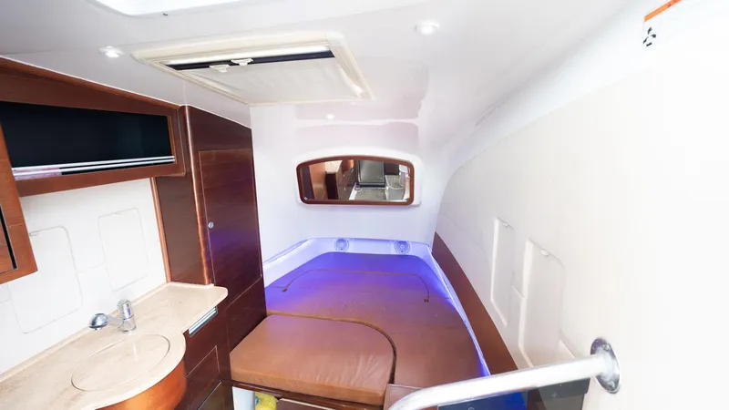  Yacht Photos Pics 2016 EDGEWATER 368 CC - Image 17