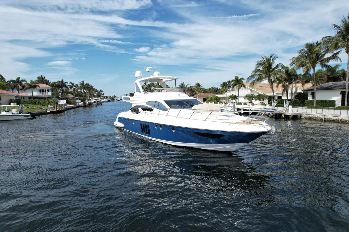 2015 Azimut 64 