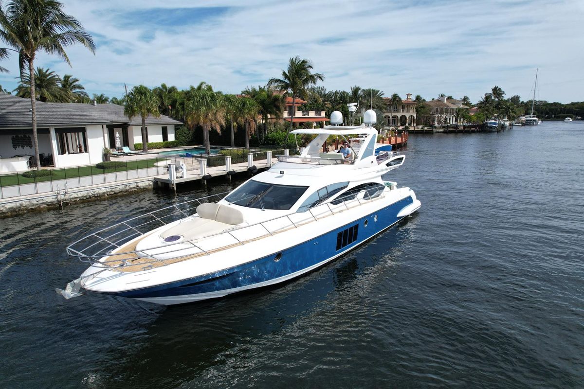 2015 Azimut 64 