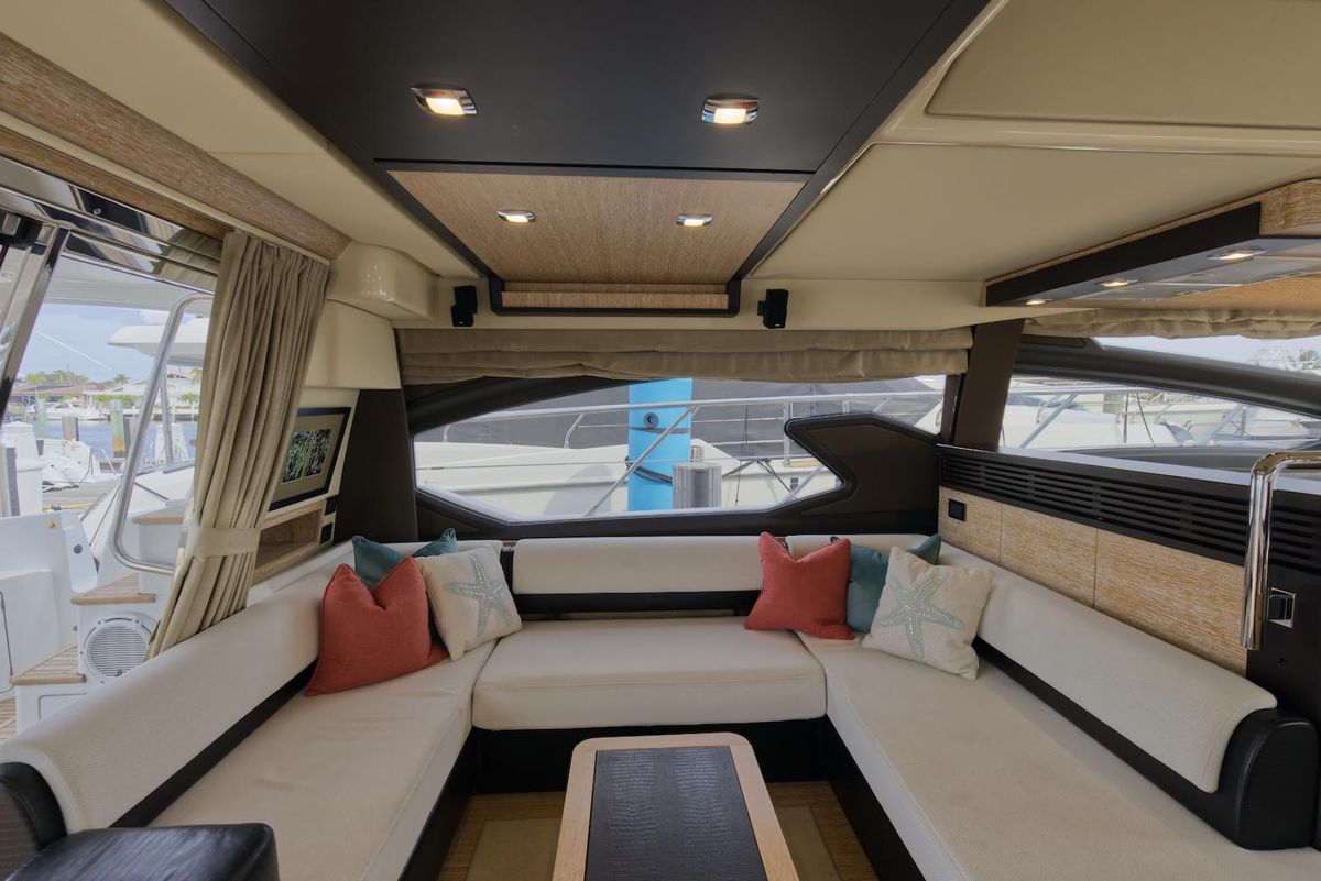2015 Azimut 64 