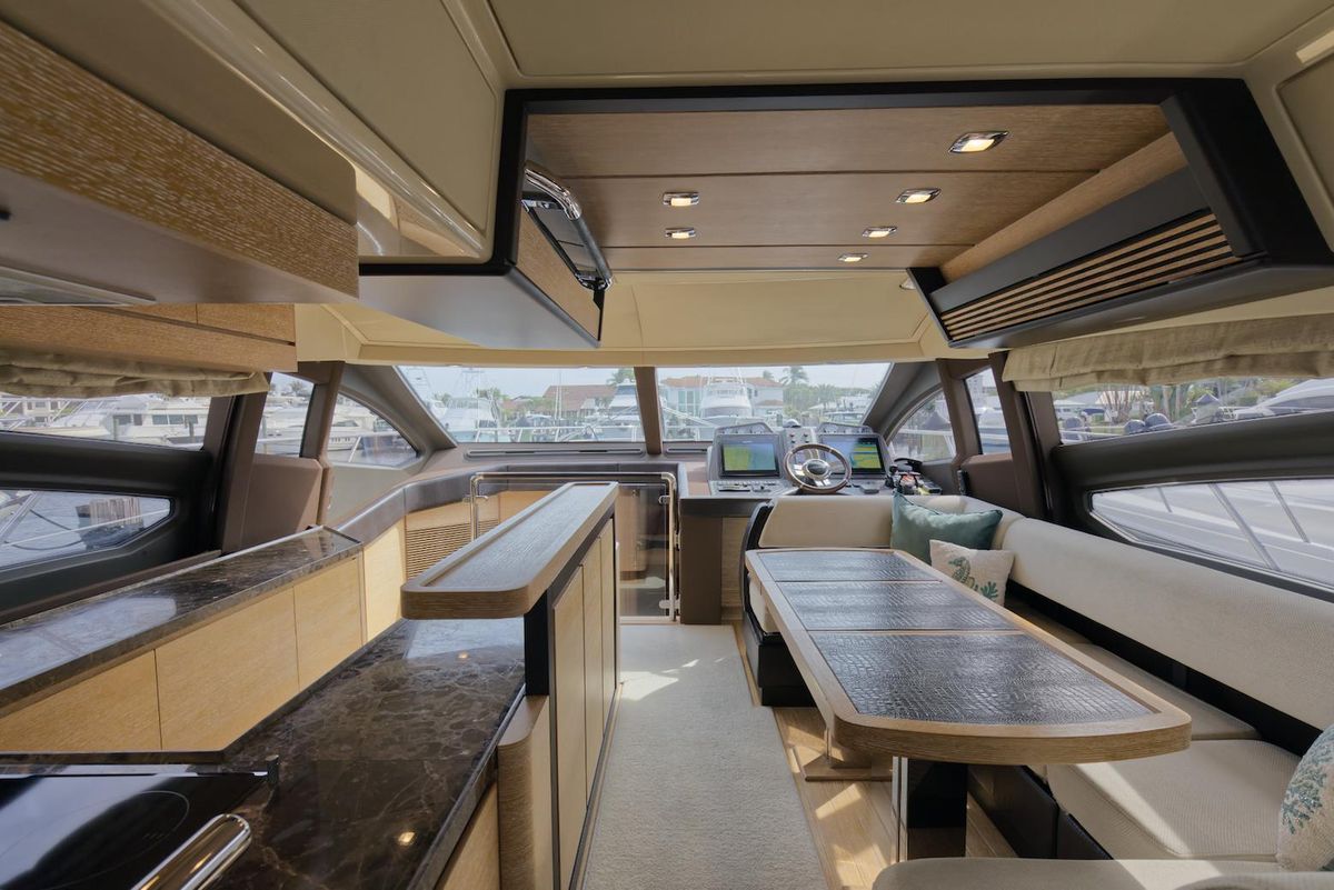 2015 Azimut 64 