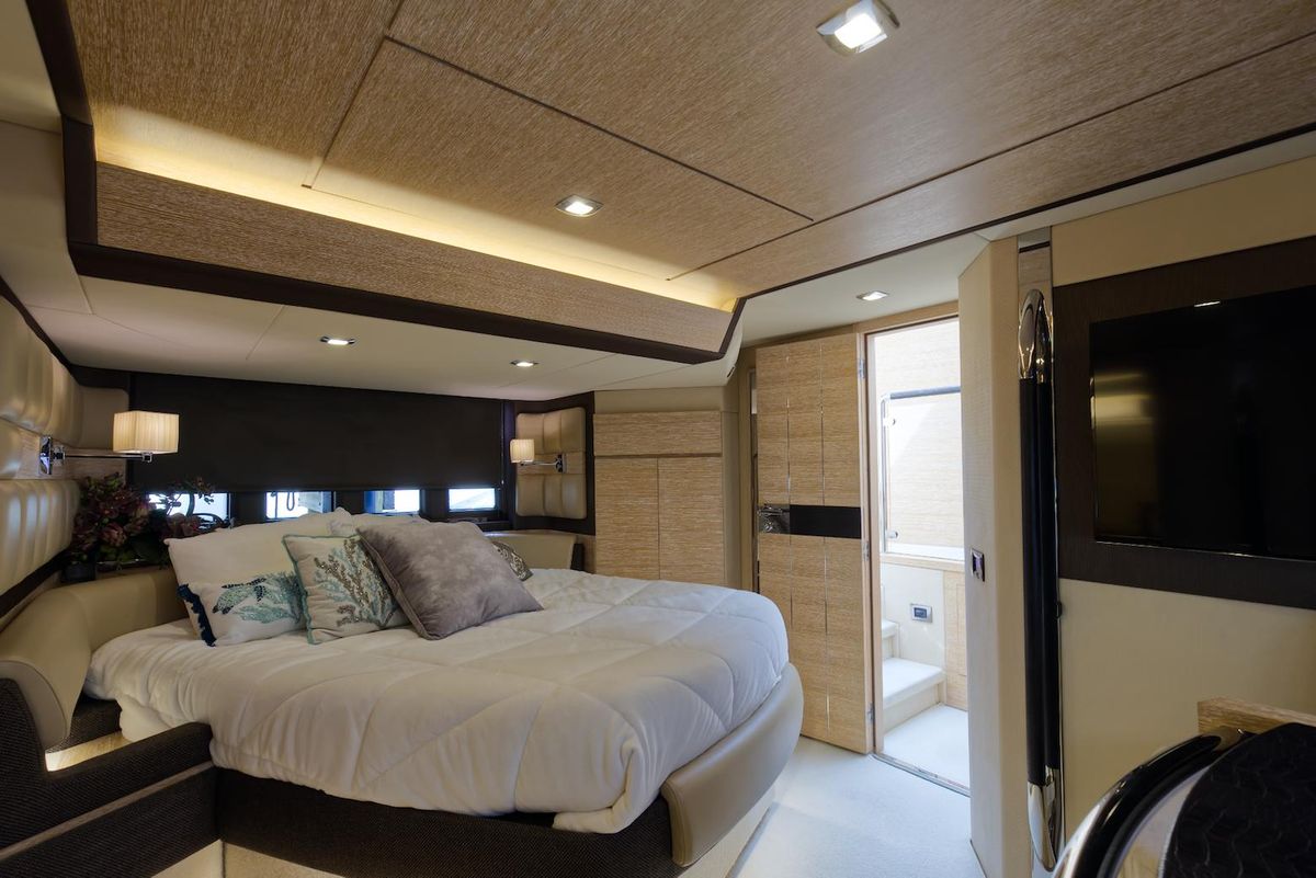 2015 Azimut 64 