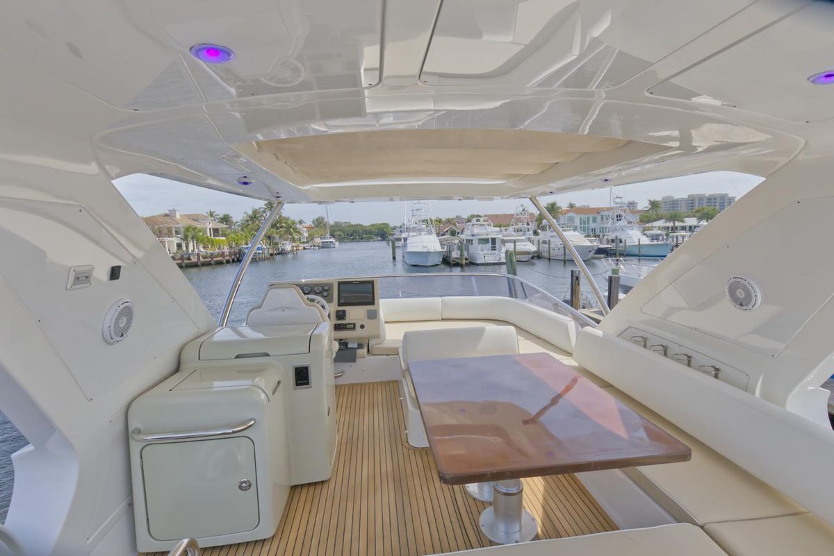 2015 Azimut 64 