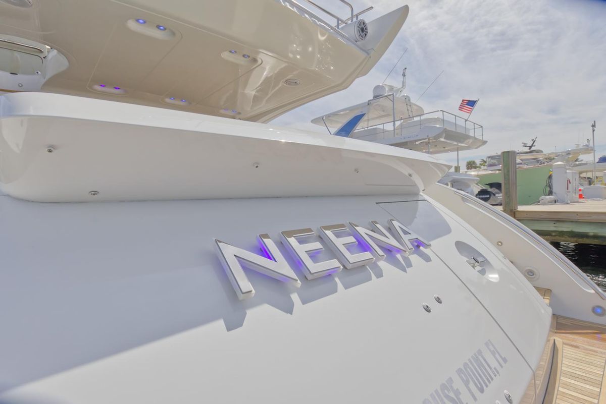 2015 Azimut 64 