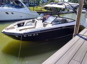 Yamaha Boats Limited 242