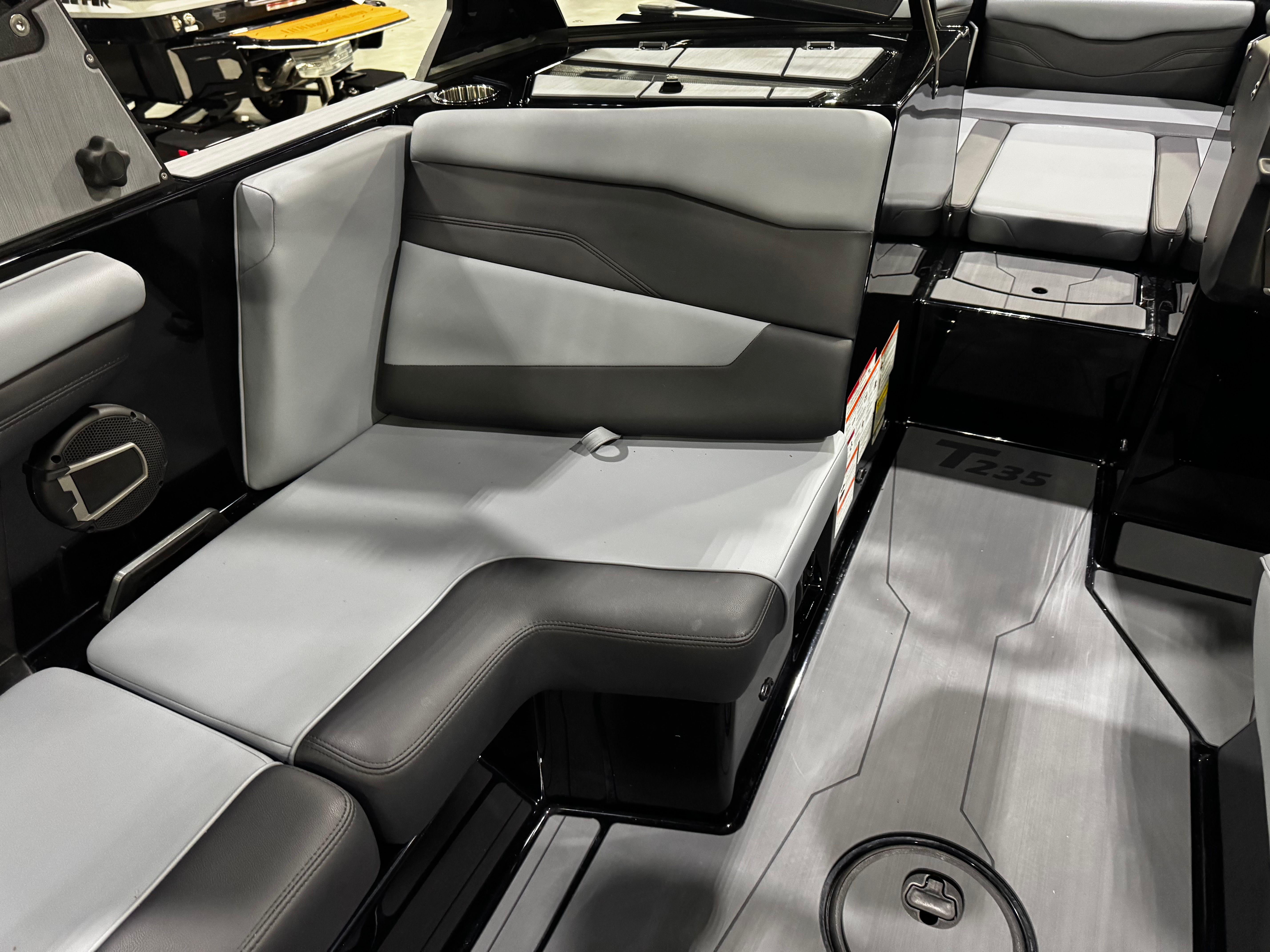 2025 AXIS T235 - Image 8