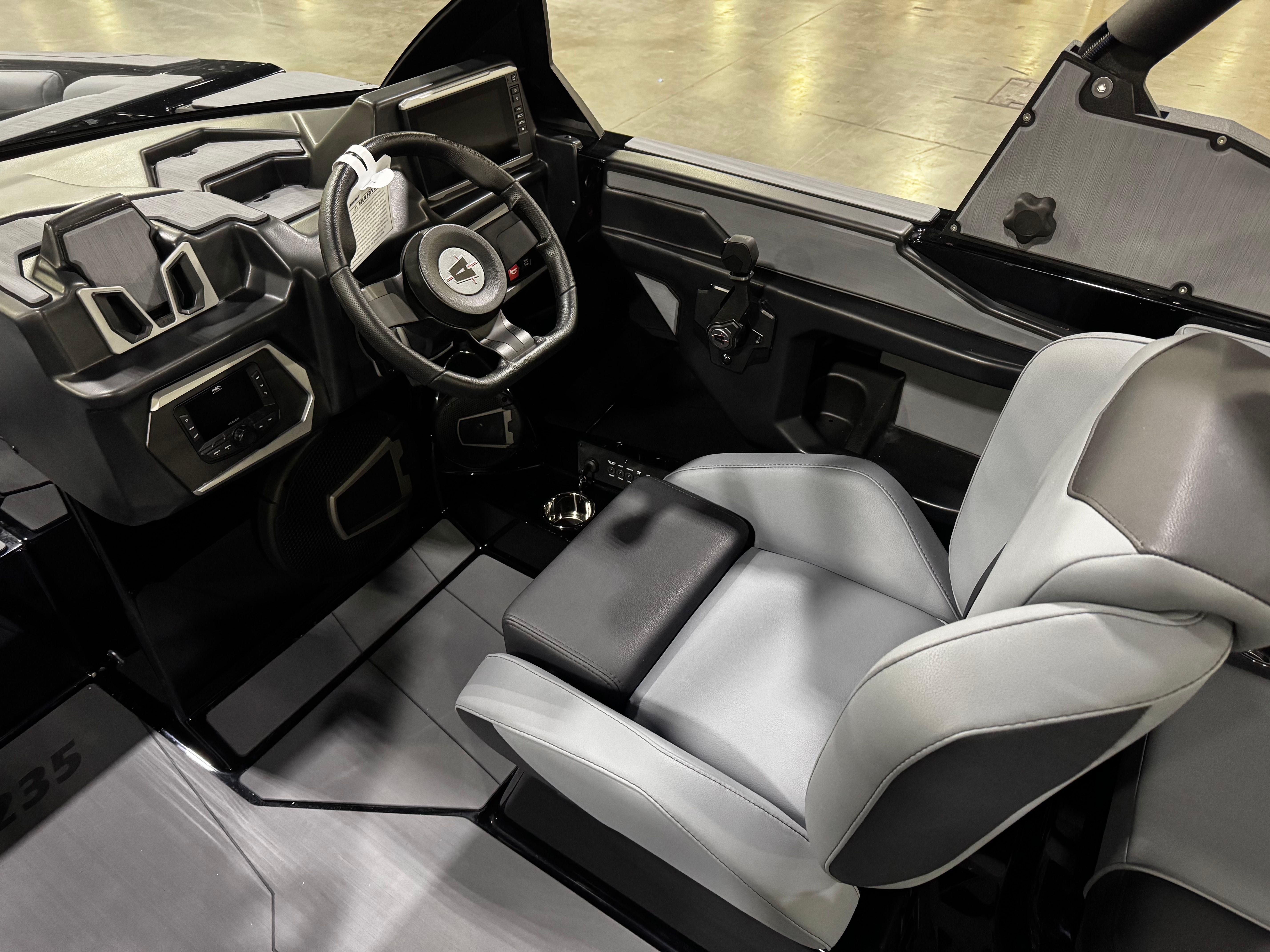 2025 AXIS T235 - Image 9