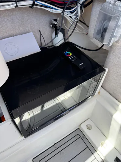 Side Piece Yacht Photos Pics 