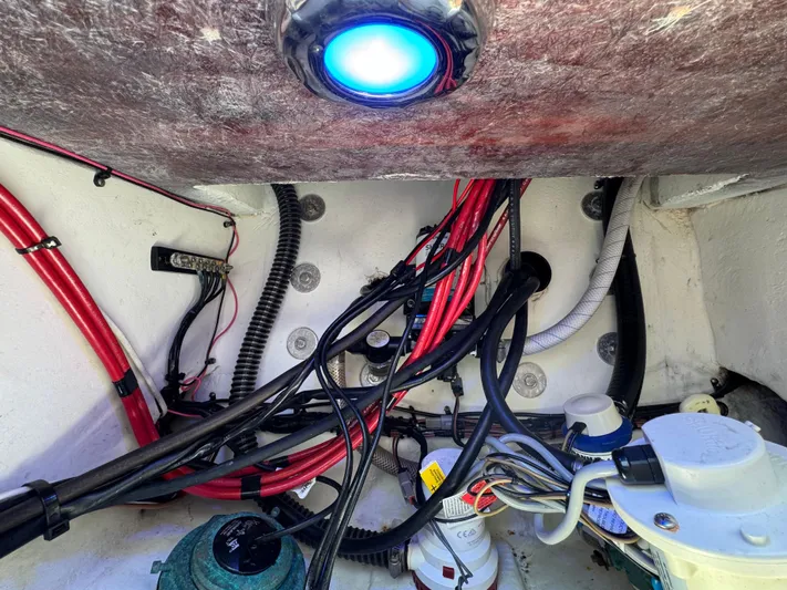 Side Piece Yacht Photos Pics 