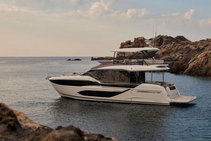  Yacht Photos Pics Manufacturer Provided Image