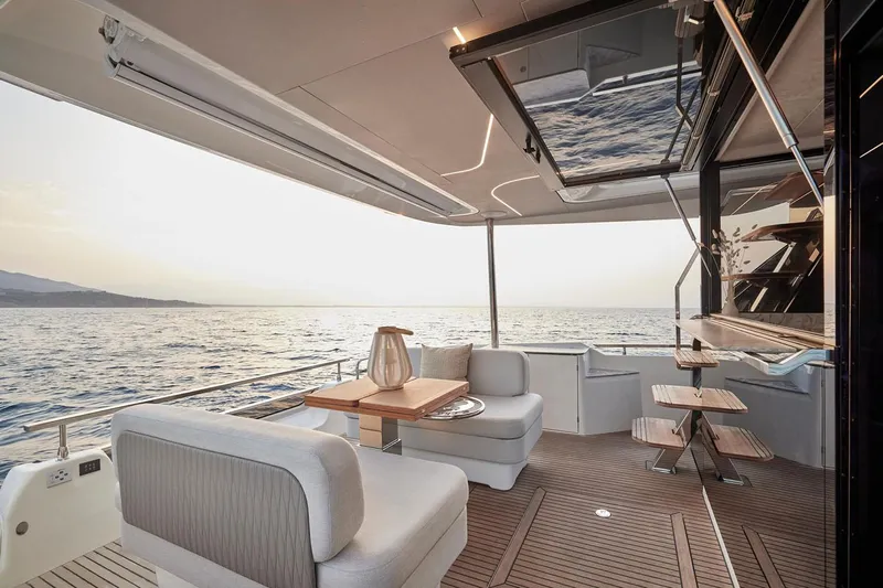  Yacht Photos Pics Manufacturer Provided Image