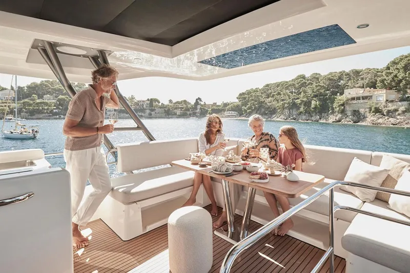  Yacht Photos Pics Manufacturer Provided Image