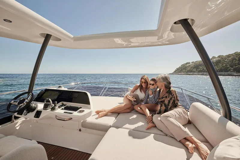  Yacht Photos Pics Manufacturer Provided Image