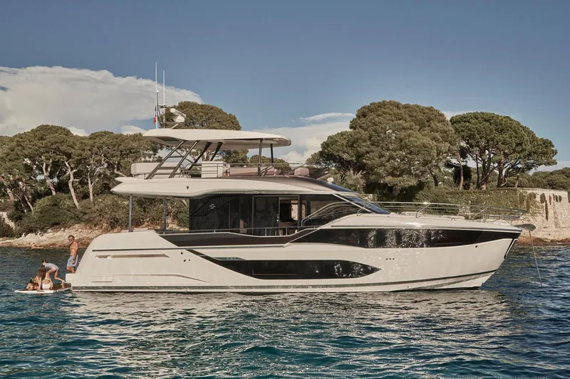  Yacht Photos Pics Manufacturer Provided Image