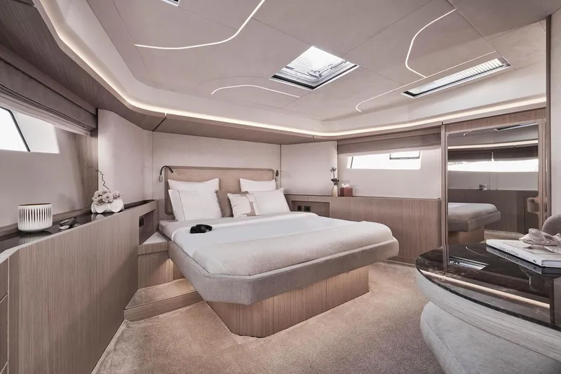  Yacht Photos Pics Manufacturer Provided Image