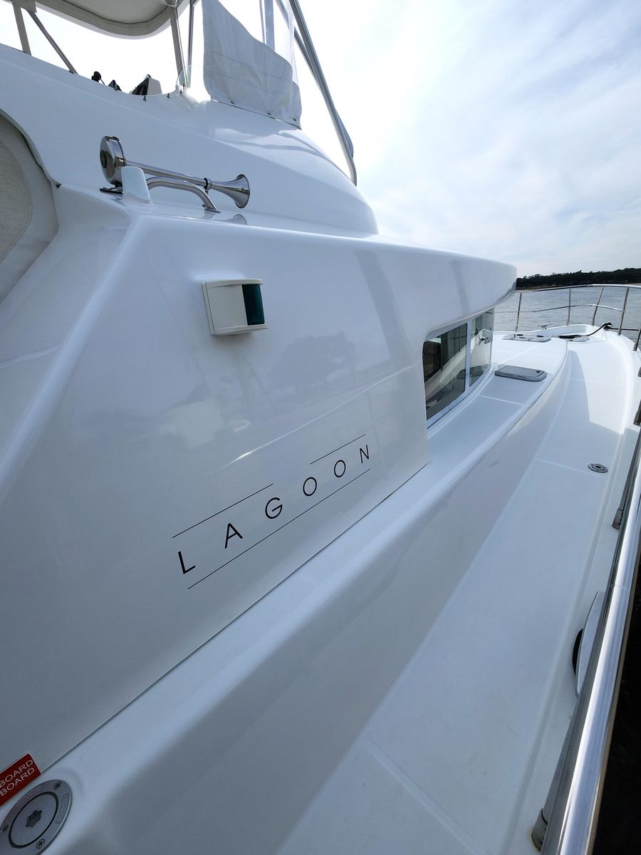 2002 Lagoon 43 