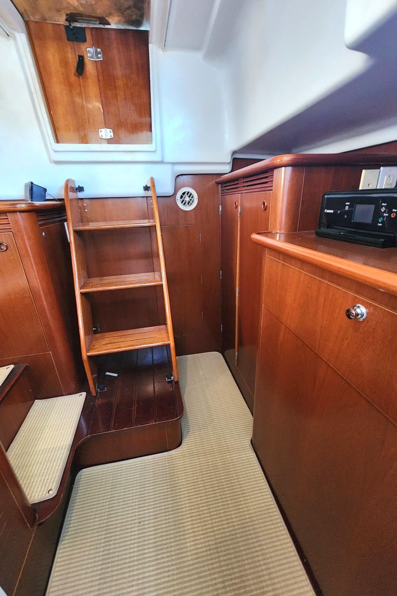 2002 Lagoon 43 