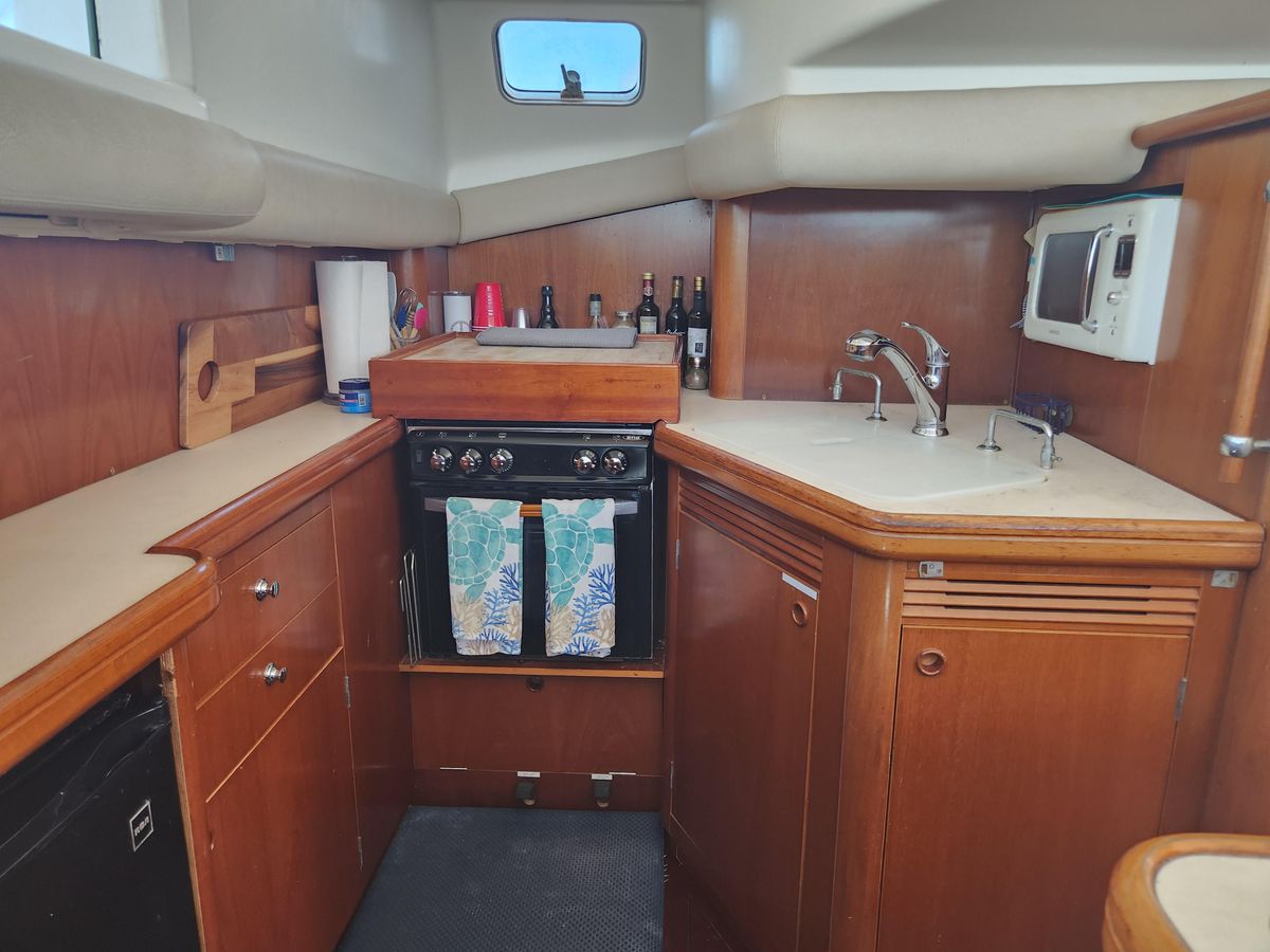 2002 Lagoon 43 