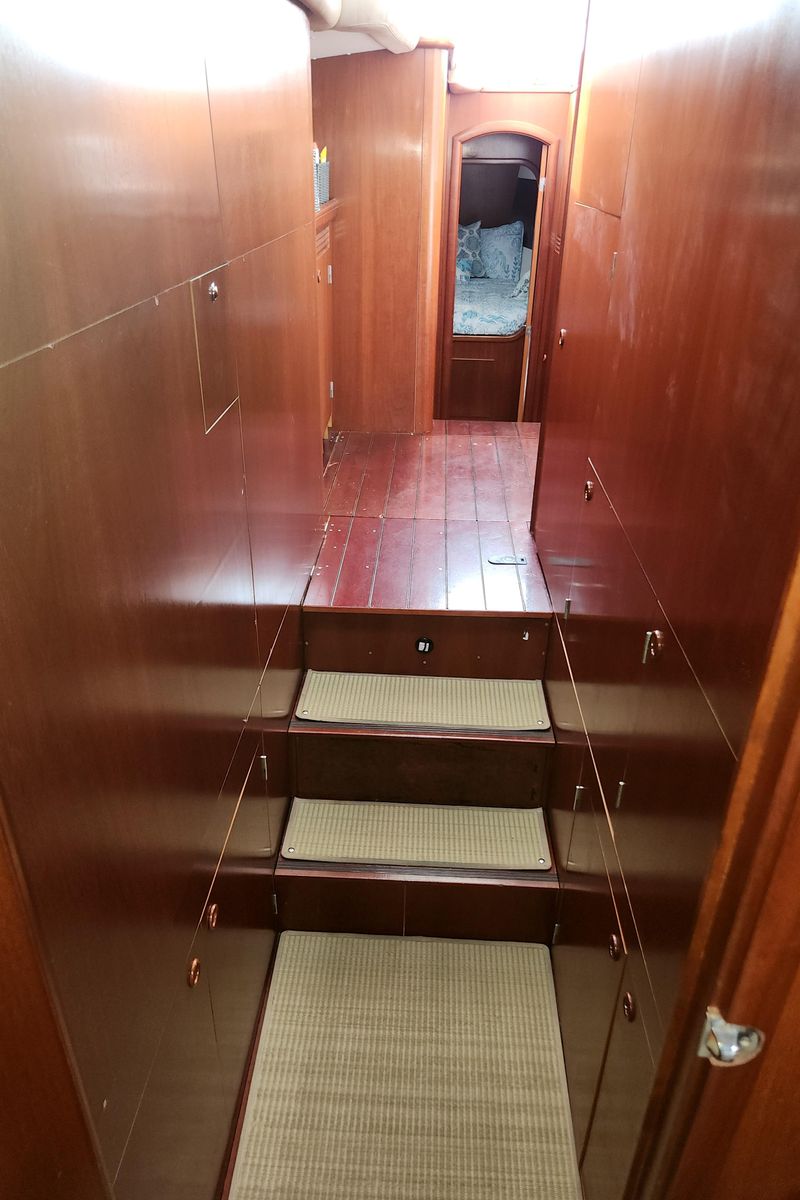 2002 Lagoon 43 