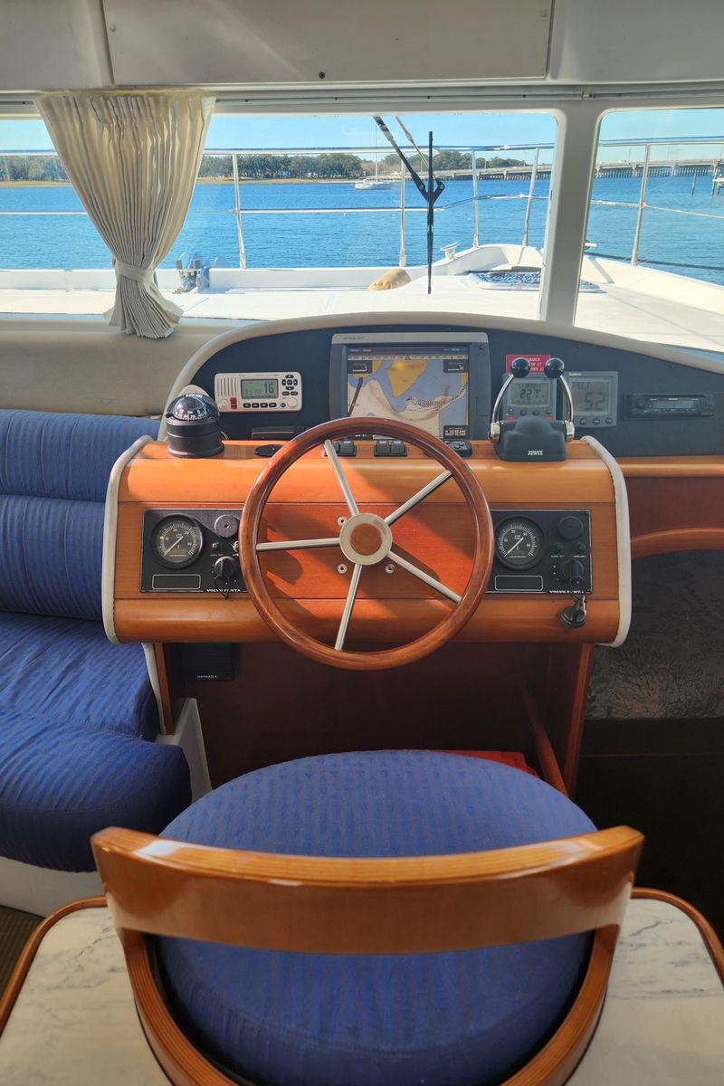 2002 Lagoon 43 