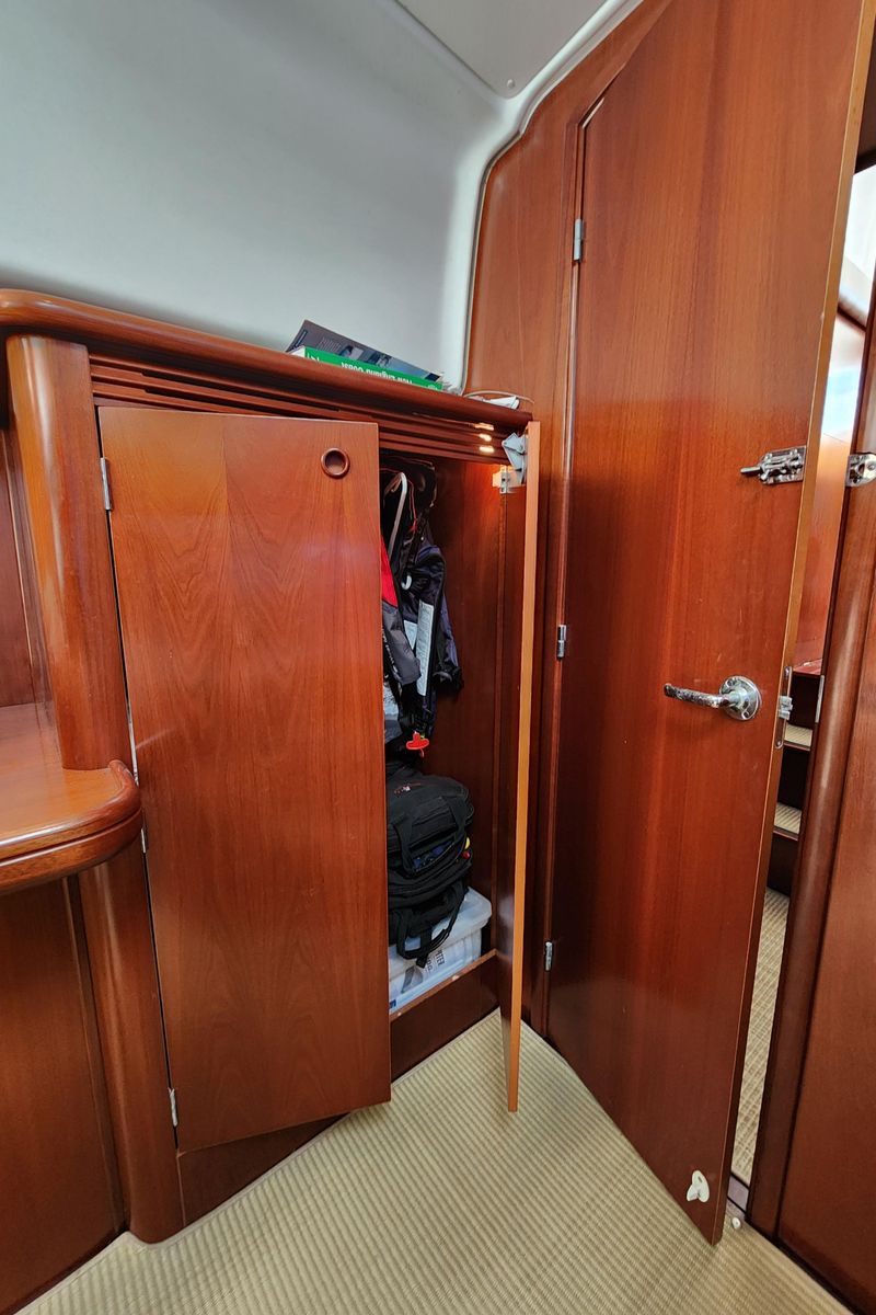 2002 Lagoon 43 