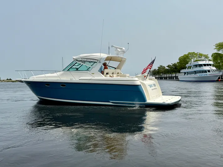 Big Time Yacht Photos Pics 1996 Tiara Yachts 3500 Express on calm water.