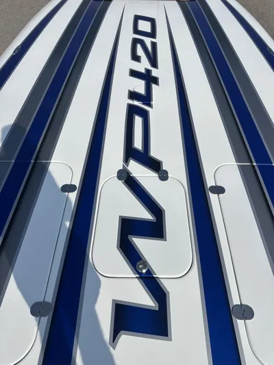  Yacht Photos Pics Wright Performance 420 boat deck, blue and white design, 2018 model.