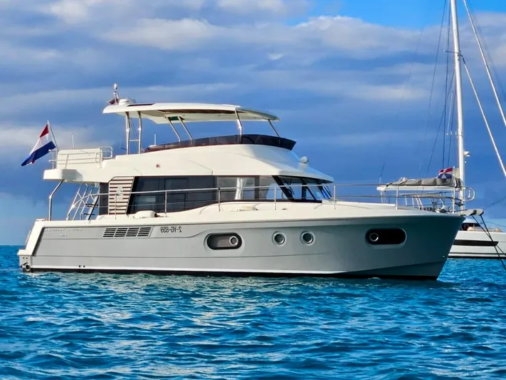 Warawara Yacht Photos Pics 