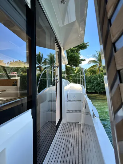 Warawara Yacht Photos Pics 