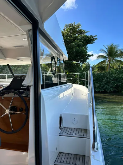 Warawara Yacht Photos Pics 