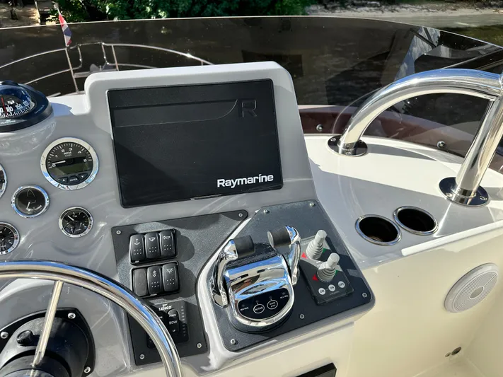 Warawara Yacht Photos Pics 