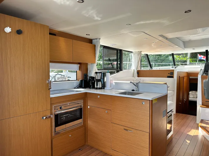 Warawara Yacht Photos Pics 