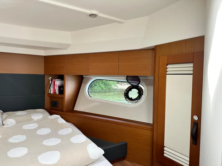 Warawara Yacht Photos Pics 