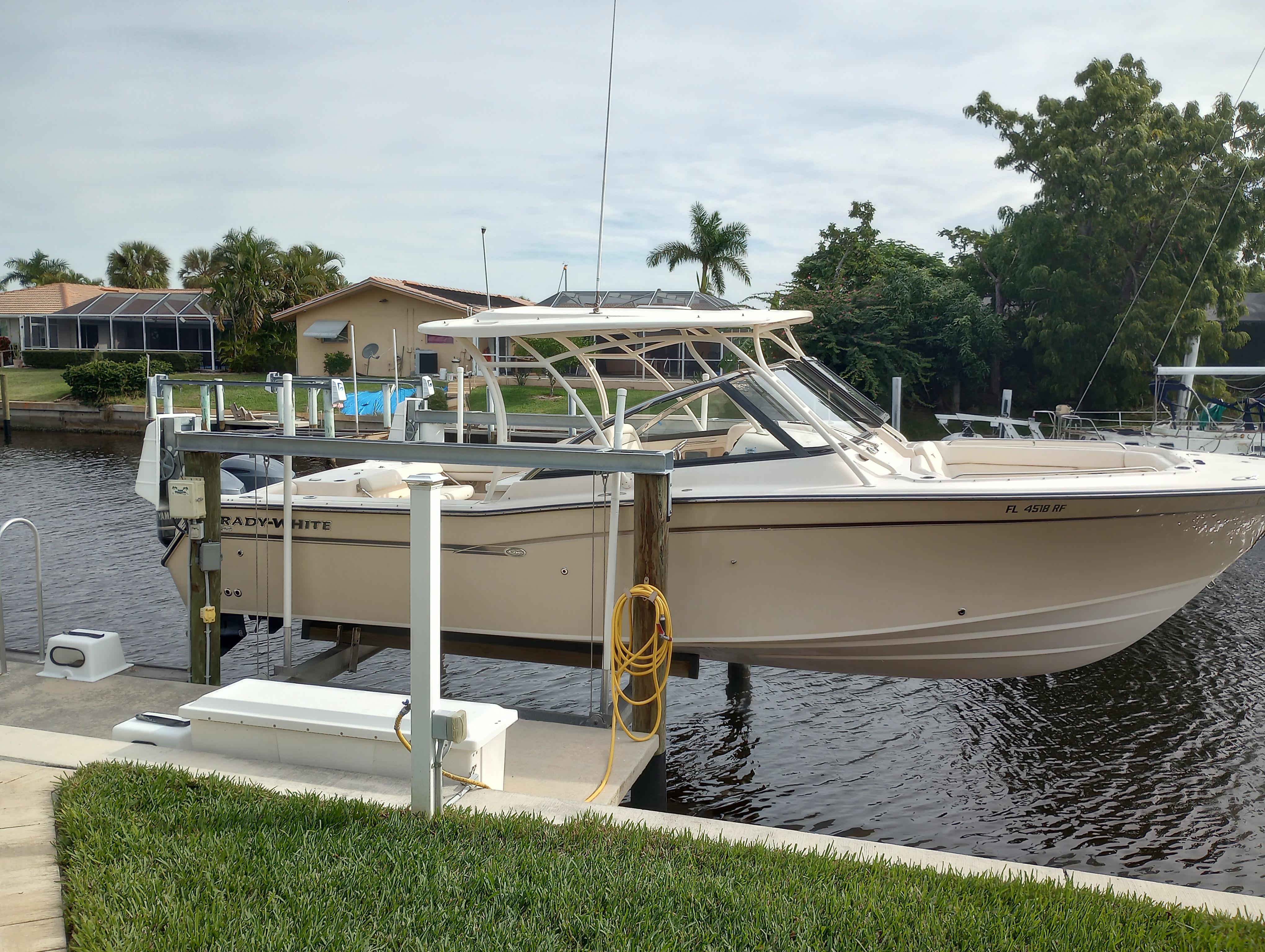 2016 Grady-White Freedom 307