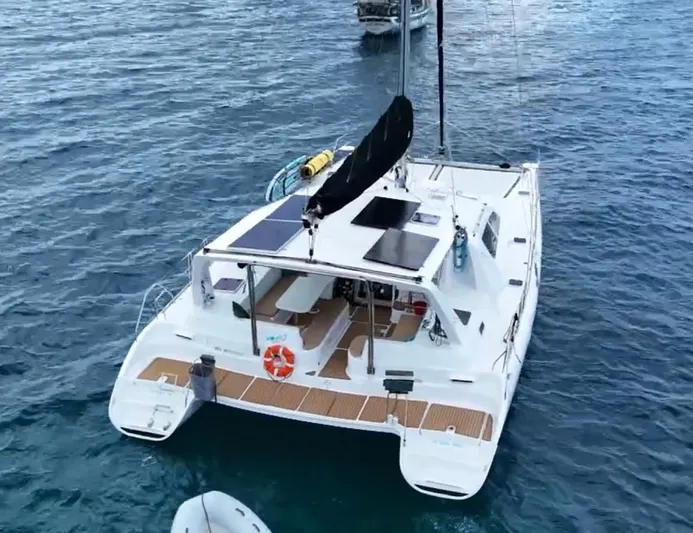 Vita Yacht Photos Pics 