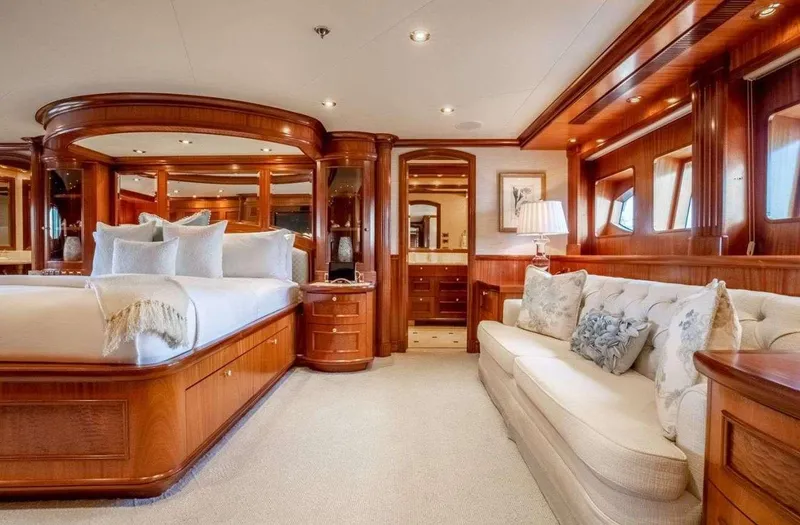 Miss Stephanie Yacht Photos Pics Luxurious Richmond Yachts 2004 interior with elegant wood finishes and plush seating.
