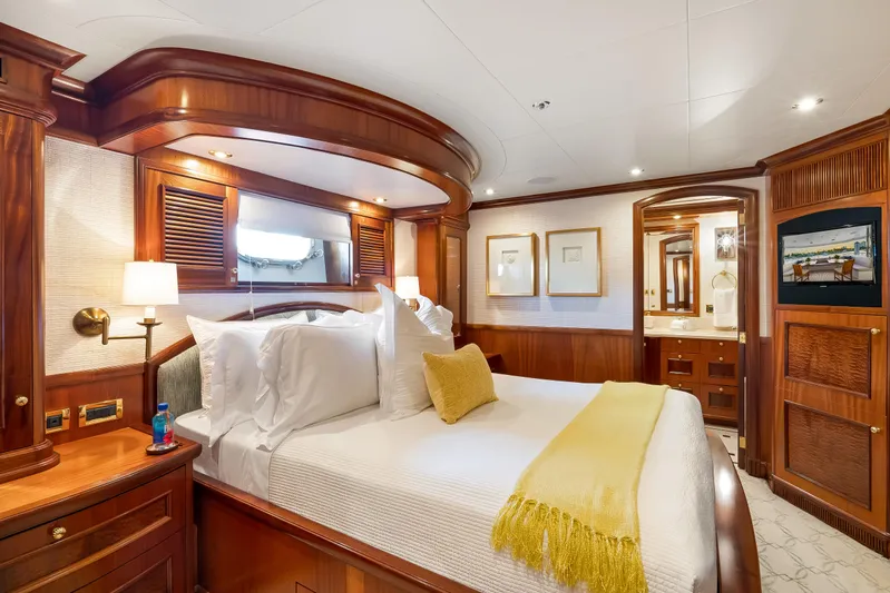 Miss Stephanie Yacht Photos Pics Luxurious Richmond Yachts 2004 bedroom with elegant wood finishes and cozy decor.