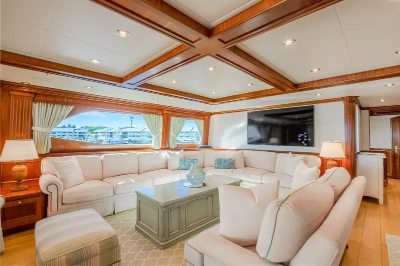 Miss Stephanie Yacht Photos Pics Luxurious Richmond Yachts 2004 interior with elegant seating and large windows.