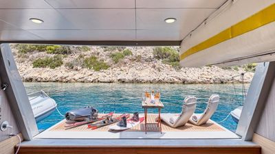 Yacht